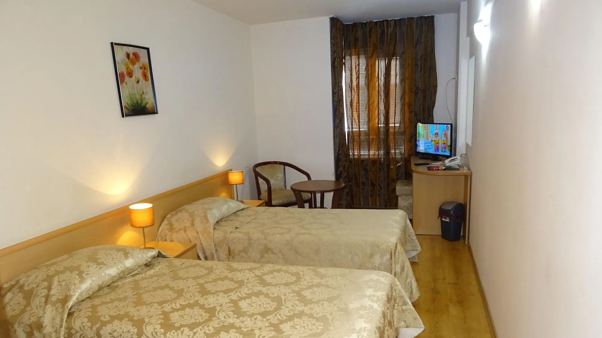 Victoria Hotel Varna 3*,